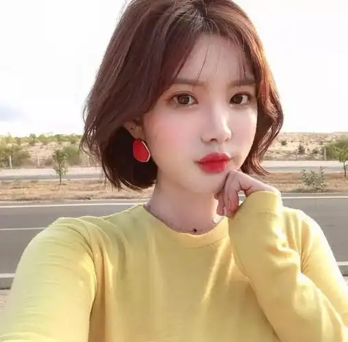 胖女孩剪什么短发好看(胖女孩的发型短发减龄)