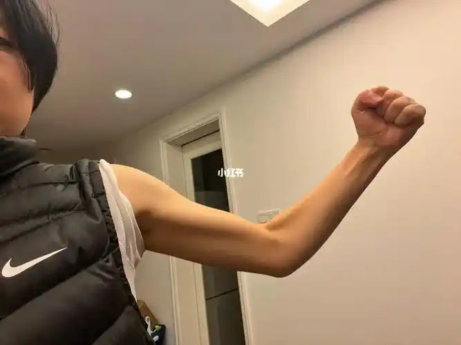 看我这小细胳膊献丑了