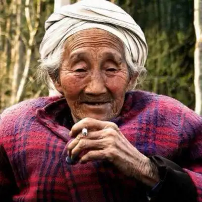 狂拽搞笑老奶奶真人潮流头像罗女士闺蜜摆烂头像合集图片