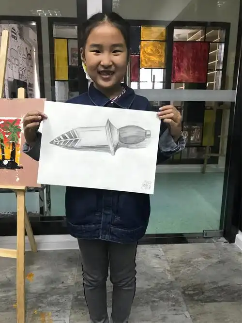 春辉美术教育～素描～小刀