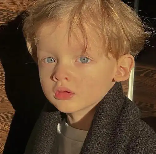 有关萌娃男生头像更新9p75