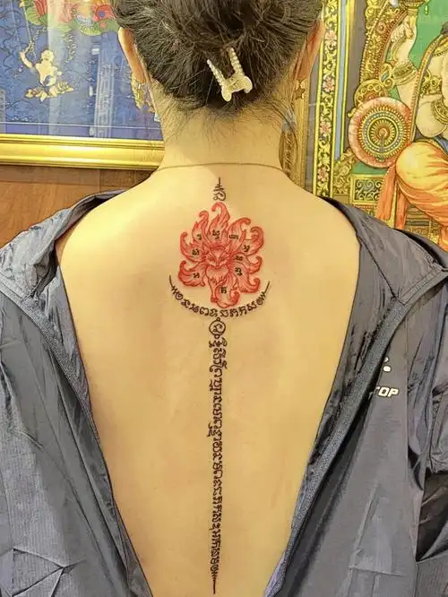 有纠结的朋友们可以对比看看啦你们更加喜欢哪款呢#泰国纹身   #我的