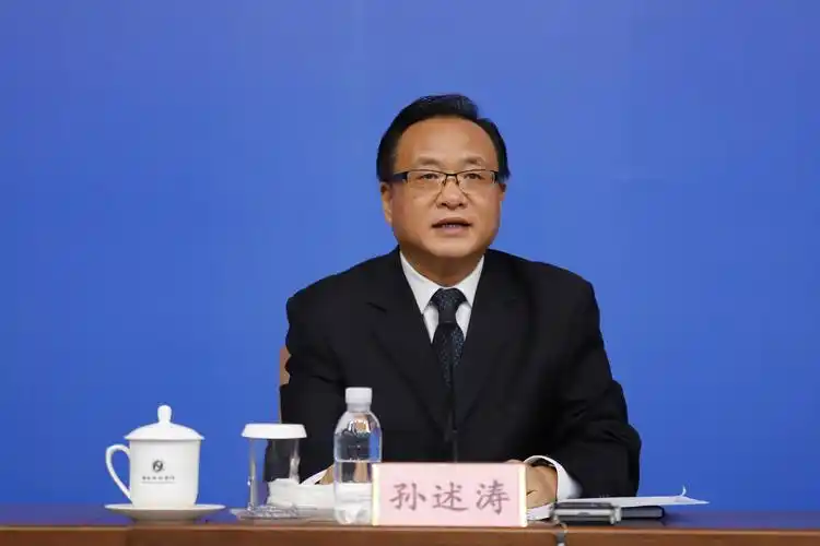 "孙述涛介绍说,2020年,济南全市地区生产总值达到10140.