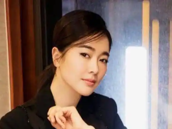 左小青从小就非常喜欢运动,她家里的条件优异,为此她的父母一直培养她