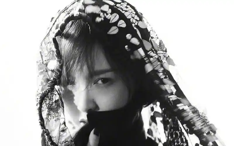 唐嫣最新黑白质感个性写真图片桌面壁纸