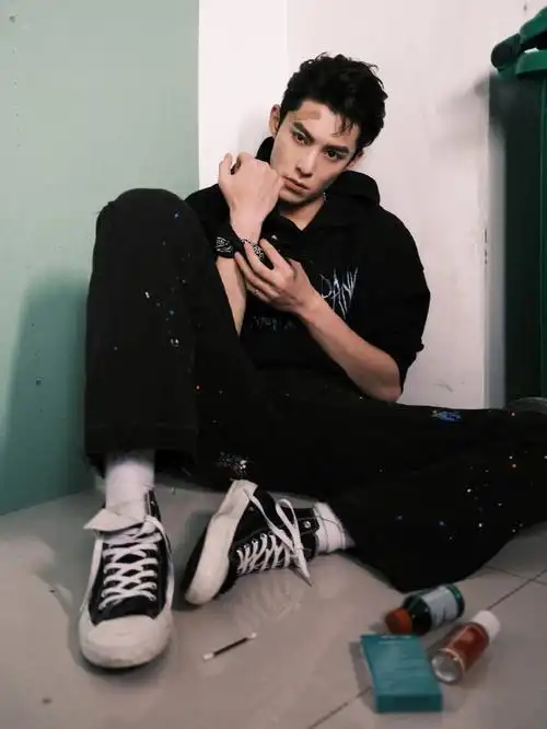 斯文败类我好爱唯一一个喜欢痞帅的男明星