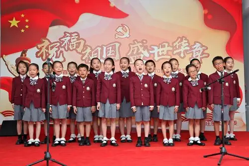 展一小合唱队《中国少年先锋队队歌》