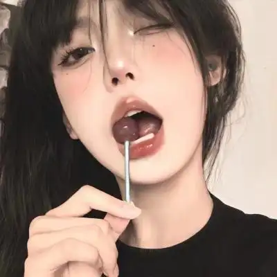 长发高冷气质女生头像很庆幸遇见这么好看的女头