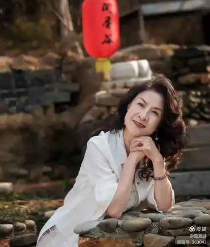 做一个优雅的女人,摄影:惠阳姐姐,出镜:梓菡,编辑:鹿壹群,地点:闻香谷