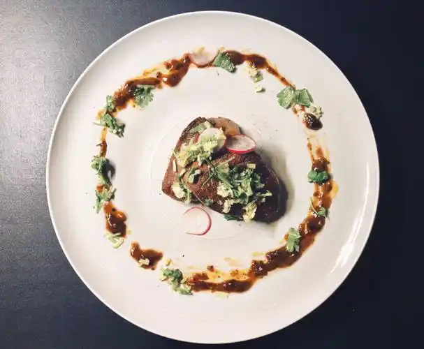 菲力牛排花园摆盘西餐