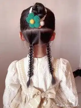 如果你早上赶时间,那就给孩子扎这款简单三股辫儿童编发编发教程