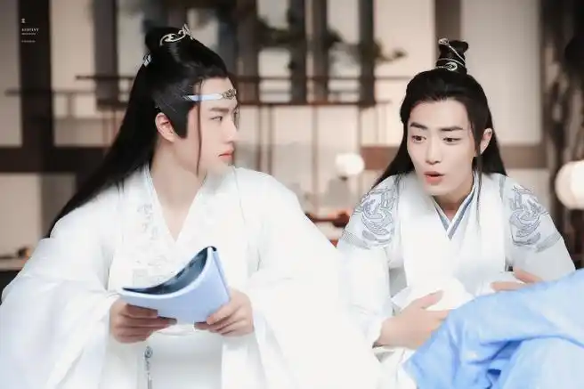 陈情令超话绝美忘羡双人图·惊艳绝伦#肖战王一博陈情令#伤 口在左侧