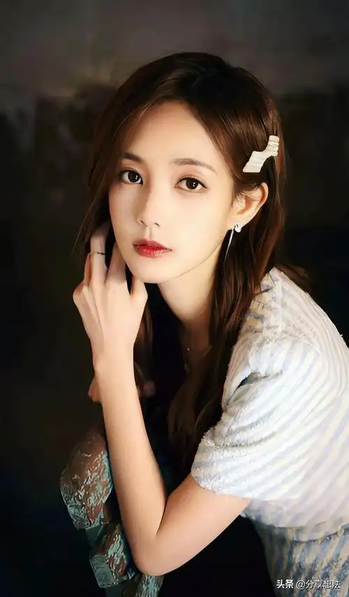 明星李一桐高清美图|壁纸_网易订阅