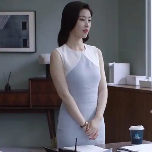 电视剧精英律师朱珠栗娜同款白色浅蓝拼接裙子无袖半身裙