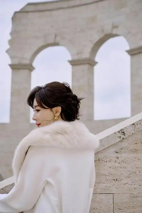 陈数高清无水印壁纸近日更新