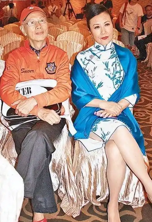 苦恋汪明荃21年,求婚19次被拒19次,却因肝病"如愿以偿"