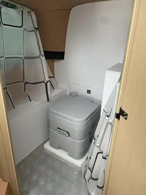 铂驰-维莱福旅行车,无惧限高,探索"奢华露营"方式|房车|奔驰|威霆