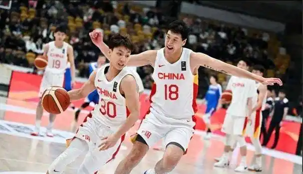 中国男篮史上最差队长全场0分0板球迷怒批不要再进国家队