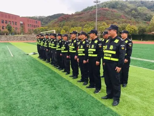 公司驻浙大舟山校区保安队开展春季军事训练