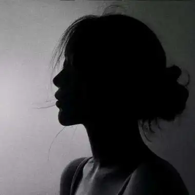 女生抑郁头像黑白高清高冷的女生头像抑郁气质图片