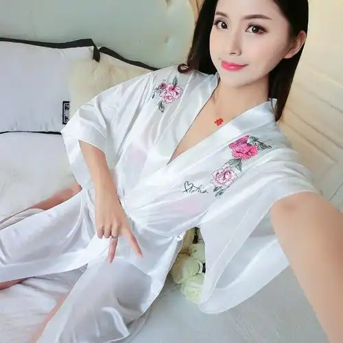 情趣睡衣女性感夏季冰丝睡裙新婚超骚激情大码浴袍仙女气外穿薄款