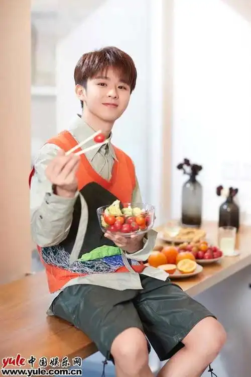 据悉,徐浩近期正在拍摄新的影视剧,同时,他不仅参与了两档热播综艺