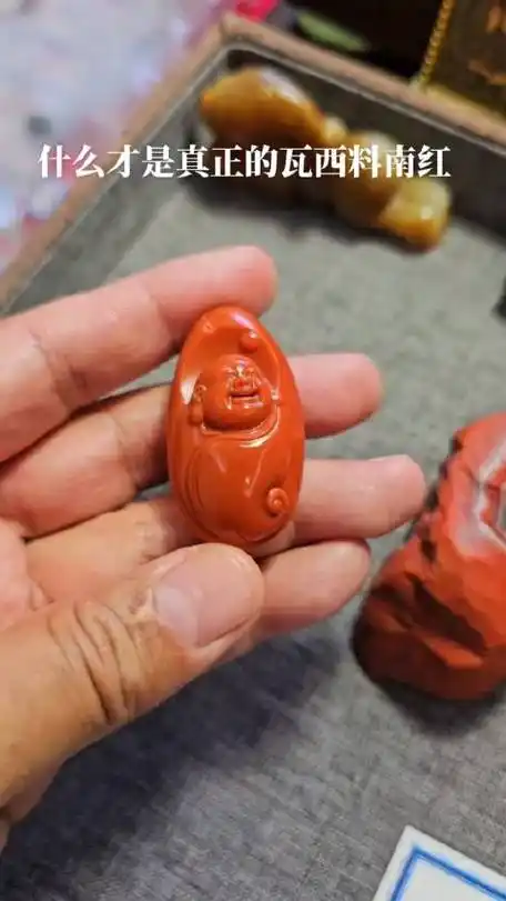 什么才是真正意义上的四川瓦西料呢?南红有玛瑙纹,有裂太正常了