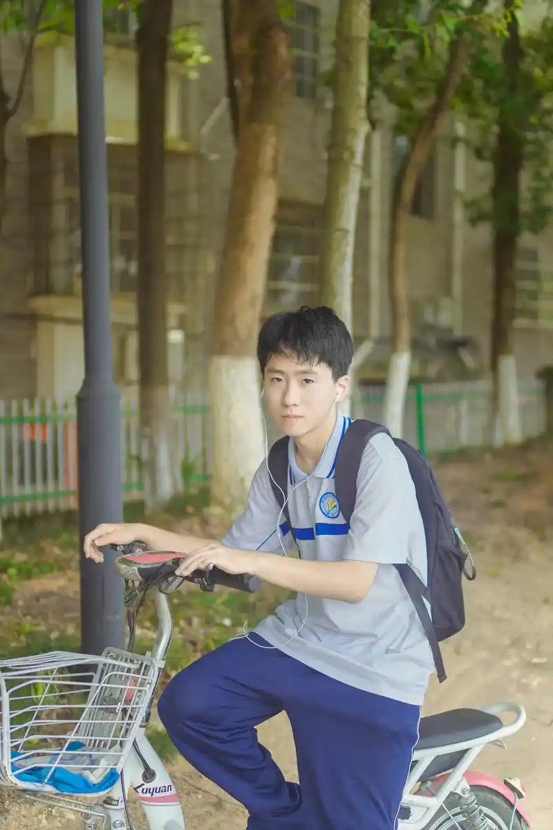 冒着酷暑,顶着烈日,拍一组少年感的照片.#拍照92 #创作灵 - 抖音