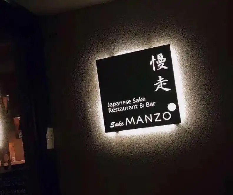 1%电量也要更换的高级感朋友圈背景图