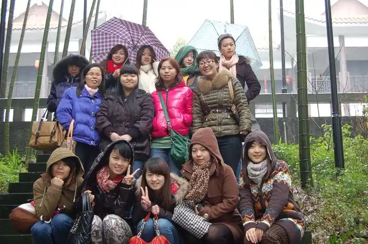 江鸿集团女员工庆祝三八妇女节