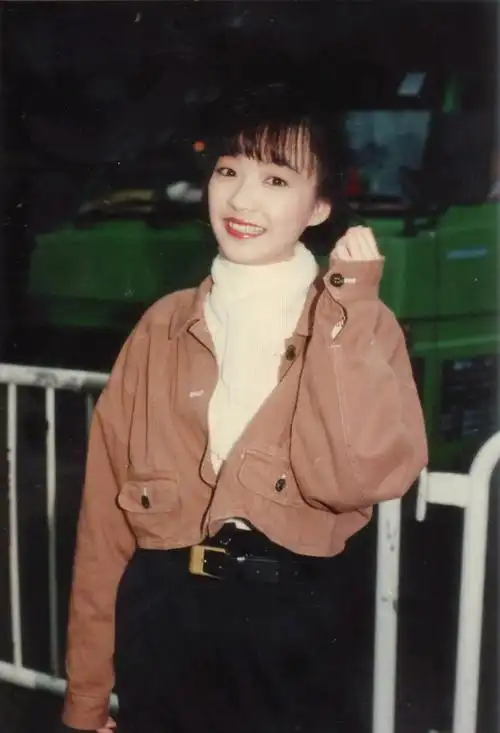 chan) /i>,1965年7月28日出生于香港,中国香港女歌手