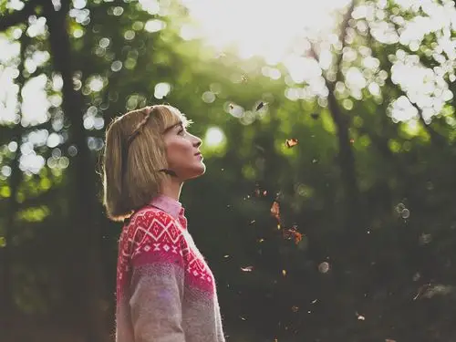 美女,树叶,飞舞,飘扬,安静,树林,阳光,仰望,森女系,森林系女孩美女