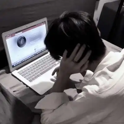 男生背影伤感霸气头像2021泪水成就未来