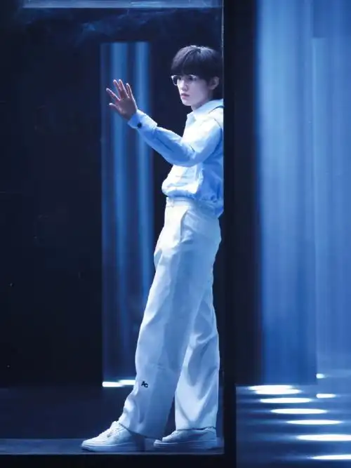 沉迷于你眼睛蓝色看不见深底#宋亚轩 #宝藏男孩 #tnt时代少年团#壁纸