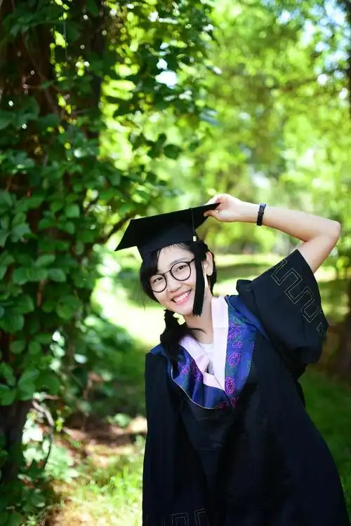 初中毕业照点击了解更多