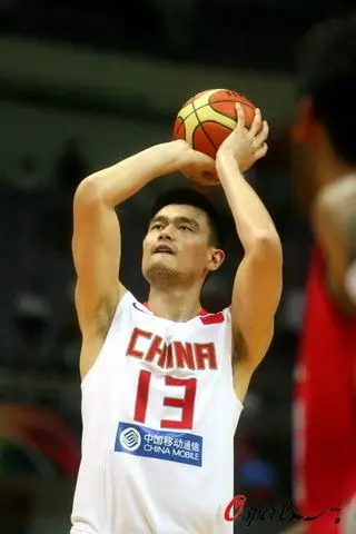 图文-[钻石杯]中国男篮vs伊朗 姚明后仰投篮_篮球_2008奥运站_新浪网