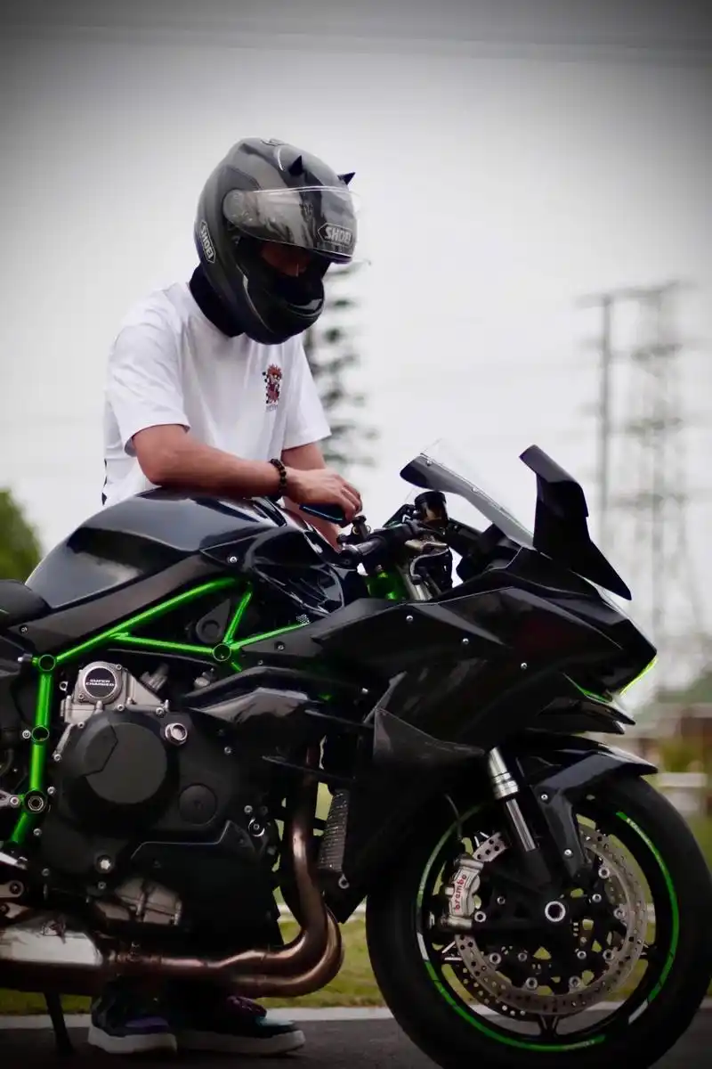 艾特谁给你买#川崎h2 #锁屏壁纸 #机车壁纸 - 抖音