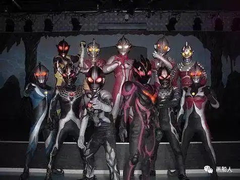 原来是卡欧斯三兄弟中的卡欧斯泰罗开口挑衅,在他身后,卡欧斯初代和