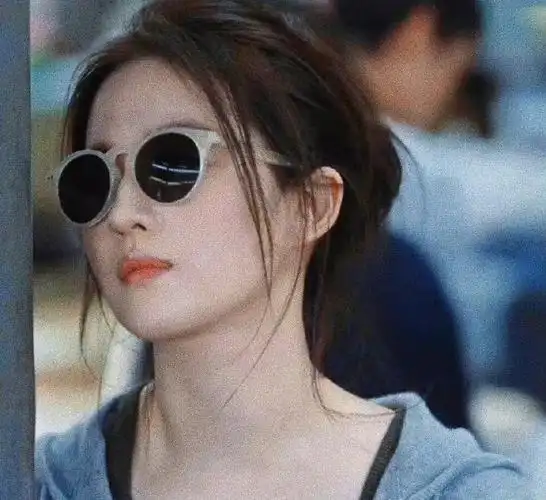 刘亦菲捧花头像##芒果娱乐