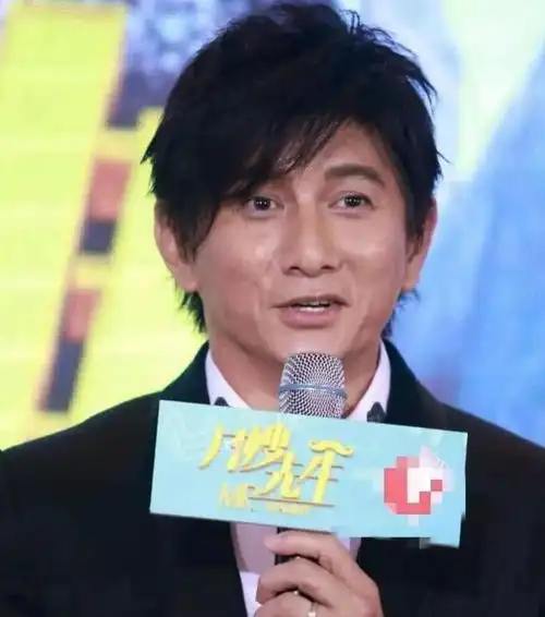 回顾男星生图大比拼:古天乐眼袋重,钟汉良有双下巴,张信哲发福