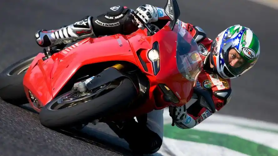 摩托机车帅气高清桌面壁纸