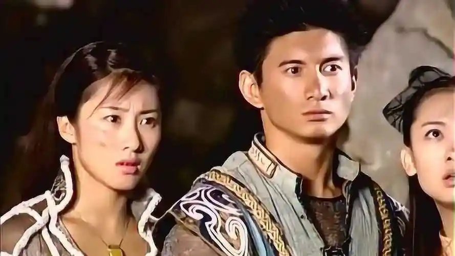 少年王:桑秋雨真的是被逼急了,竟拿未婚妻白素当人质威胁卫斯理_高清