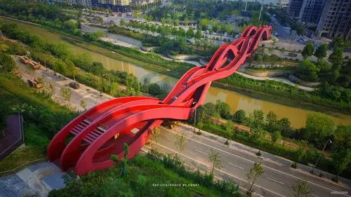 长沙梅溪湖梅岭公园体育公园步行桥说明