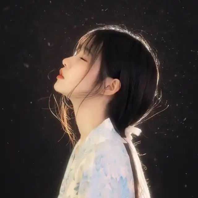 真人女生头像,神明少女,连头发丝都发着光