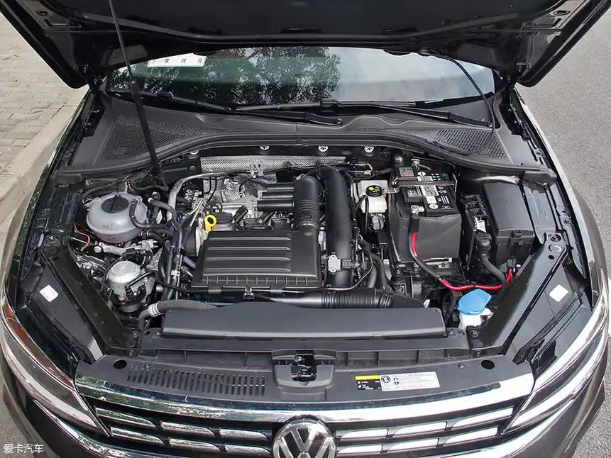 4t高/低功率版两款发动机,这两款发动都能够很好的兼顾到经济性以及