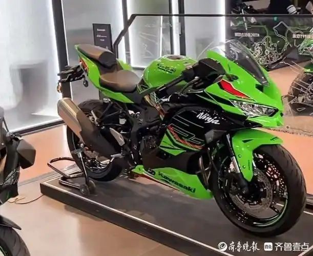 作为曾经要加价等车的"网红神车"——ninja400的23款也从4.
