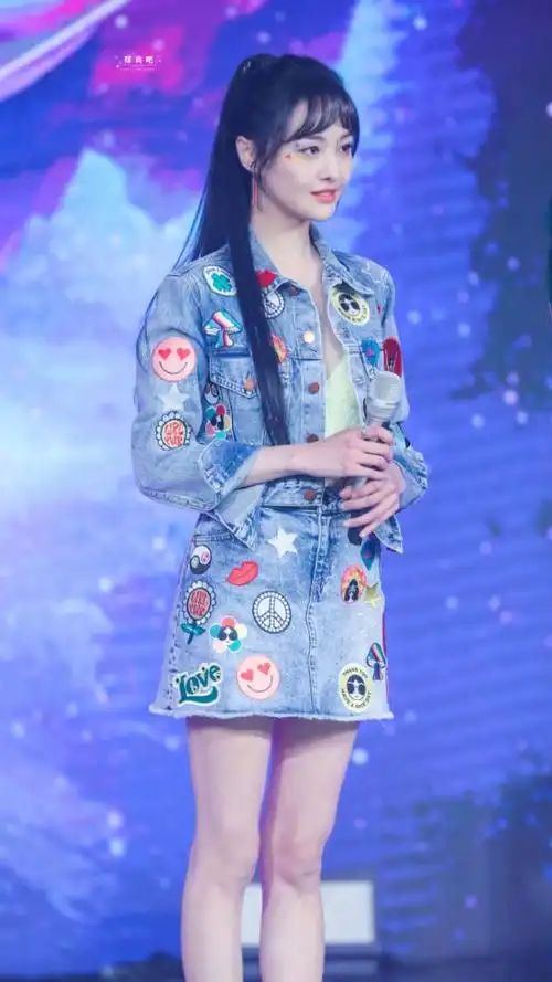 郑爽这窈窕身材怎么练成的?瑜伽大神:像我这样练瑜伽就可以