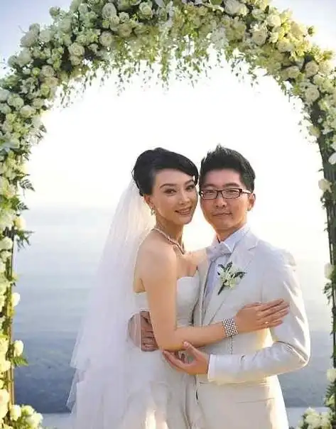 作为影视圈两大实力派演员,柳云龙和陈数的感情生活一直饱受外界关注.