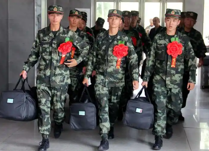 马上又遇与亲人离别的忧愁,祁县2019最后一批新兵入伍与9月15日下午13