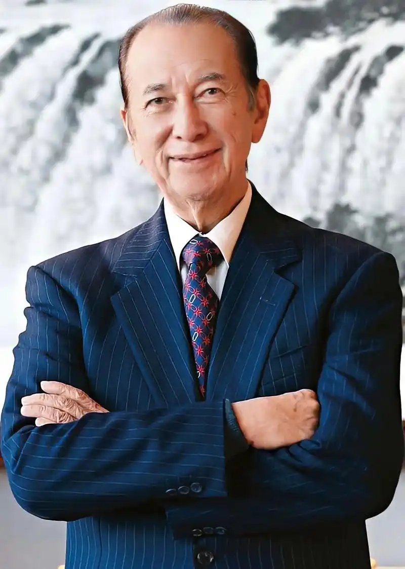 赌王#何鸿燊 #何超琼去年某 - 抖音